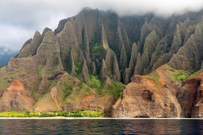 Ultimate Na Pali Coast Zodiac Boat Snorkeling and Sea Cave Tour - Key Points