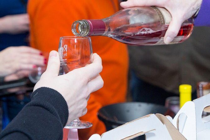 Ultimate Wine Country and Niagara Falls Private Tour with Lunch - Key Points