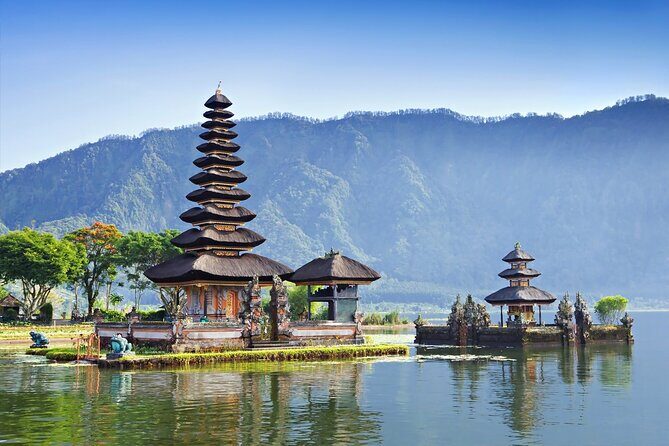 Ulun Danu Temple, Handara Gate, Leke-Leke Waterfall Day Tour - The Experience of a Guided Tour