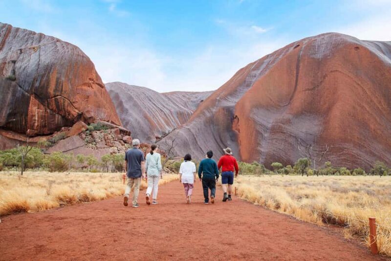 Uluru: Guided Walking Tour at Sunrise with Light Breakfast - What Reviewers Say