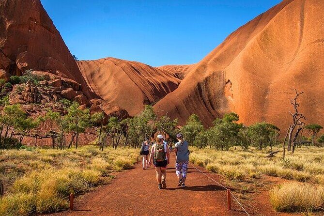 Uluru Overnight Escape from Ayers Rock - Key Points