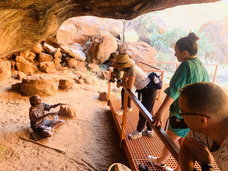 Uluru Private Tour with Aboriginal Guide - Transportation and Group Dynamics