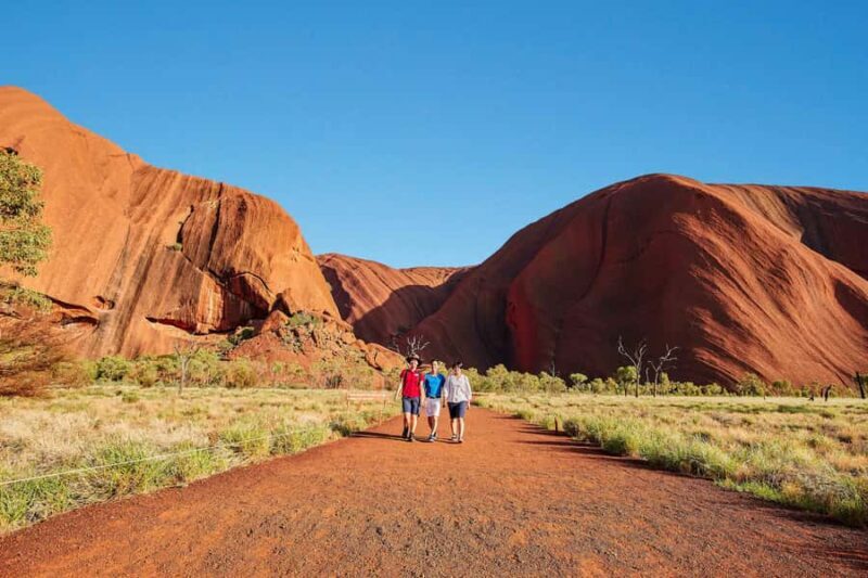 Uluru: Sacred Sites & Sunset Tour with Wine & Cheeseboard - A Closer Look at the Experience