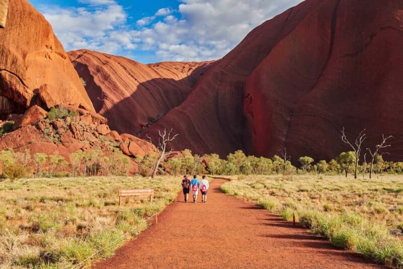 Uluru: Sacred Sites Tour + Sparkling at Sunset & BBQ Dinner - Key Points