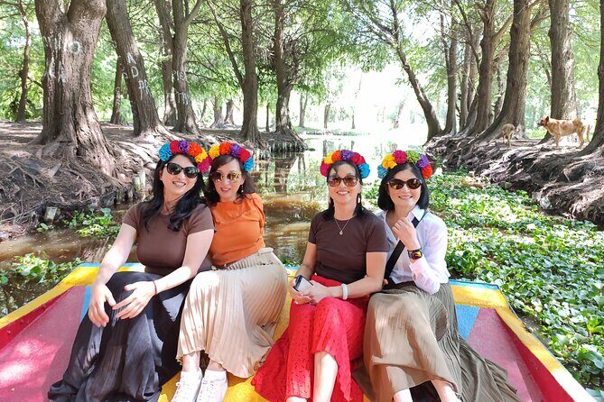 Uncover The Heart of México in Xochimilco - Making and Tasting Tlapique Tamal