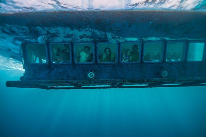 Underwater Seaworld Explorer Experience in Curaçao - Underwater Seaworld Explorer Experience in Curaçao