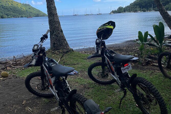 Unique excursion to Moorea on a 100% electric motorbike - Stop 1: Opunohu Bay and the Lookout