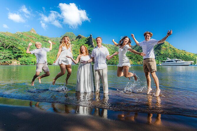 Unique photo shoot in the heart DE Moorea: Beach & mountain combo - A Deep Dive into the Moorea Photo Shoot Experience