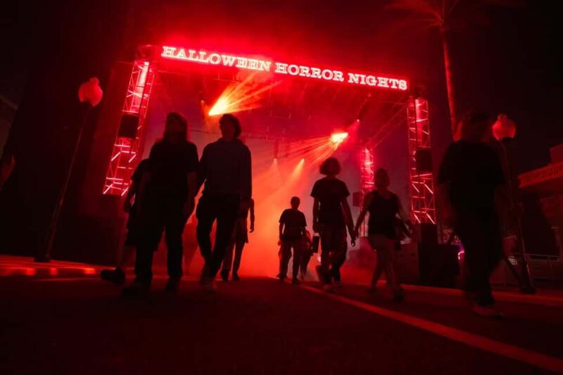 Universal Orlando Resort: Halloween Horror Nights - The Scare Zones: A Continuous Fright Fest