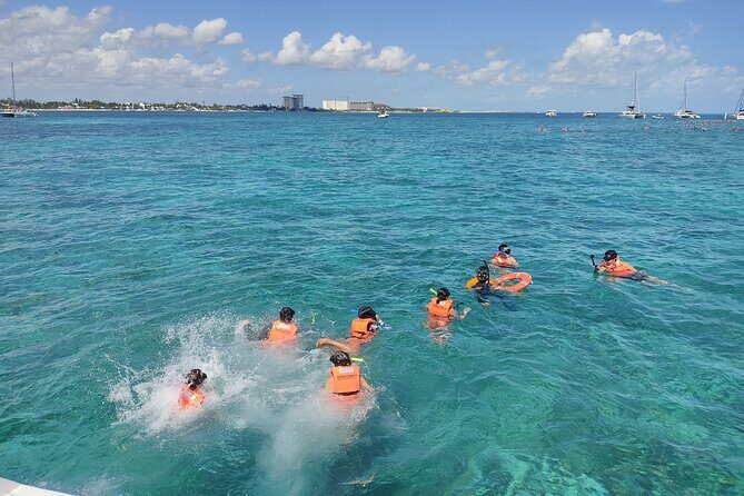 Unlimited Party Catamaran to Isla Mujeres from Playa del Carmen - FAQ