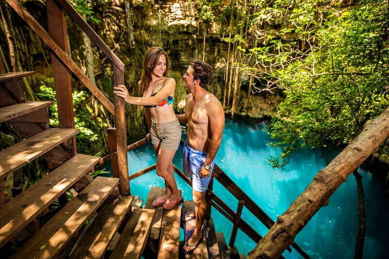 Uxmal: Vintage Land Rover Expedition to Uxmal Cenotes - An Authentic Ride Through the Yucatán Wilderness