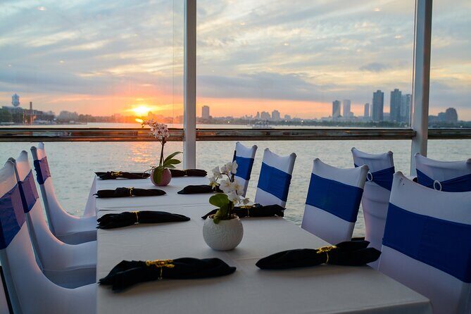 Valentine's Day Dinner Cruise in New York - An In-Depth Look at the Experience