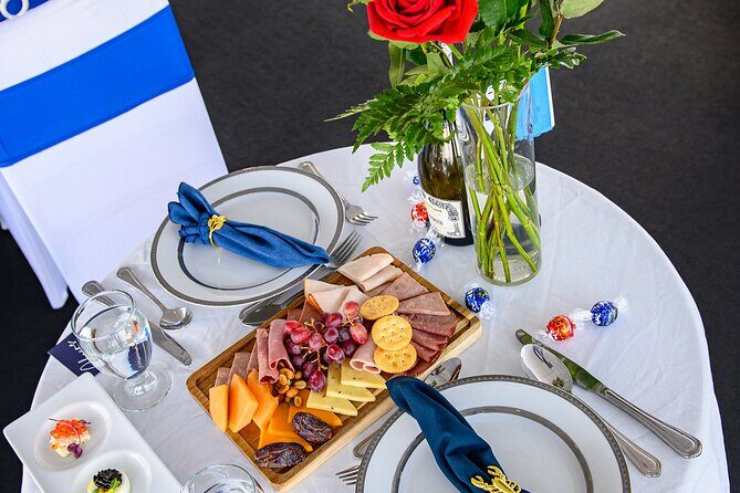Valentine's Day Dinner Cruise in New York - The Sum Up