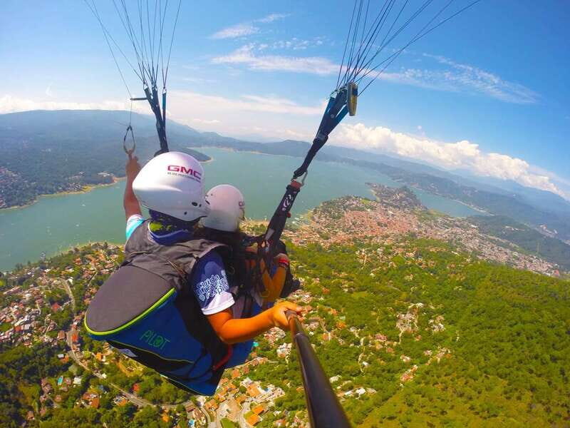Valle de Bravo: Paragliding flight - An Overview of the Paragliding Experience in Valle de Bravo