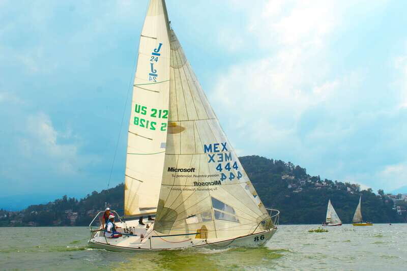 Valle de Bravo: Sailboat Tour Over the Lake. - An Introduction to Valle de Bravo’s Sailboat Tour
