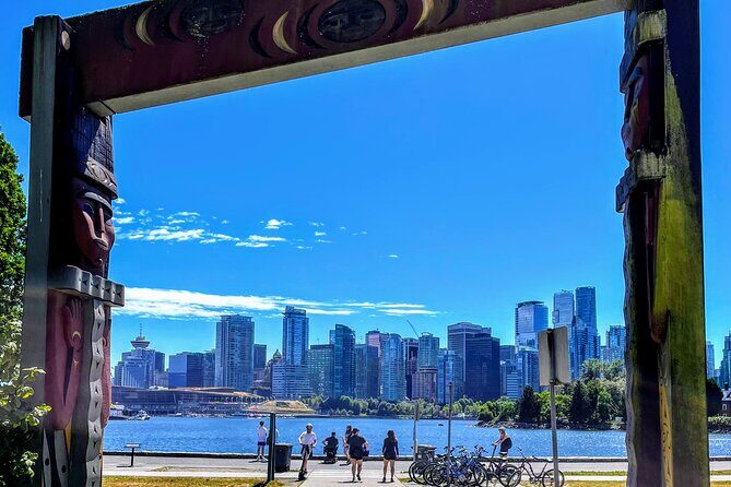 Vancouver 7 hours Airport Layover (MAKE THE MOST) CityTour Private - Key Points