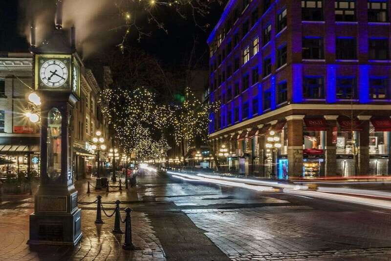 Vancouver: Attractions by Twilight Guided Tour with Dinner - Key Points