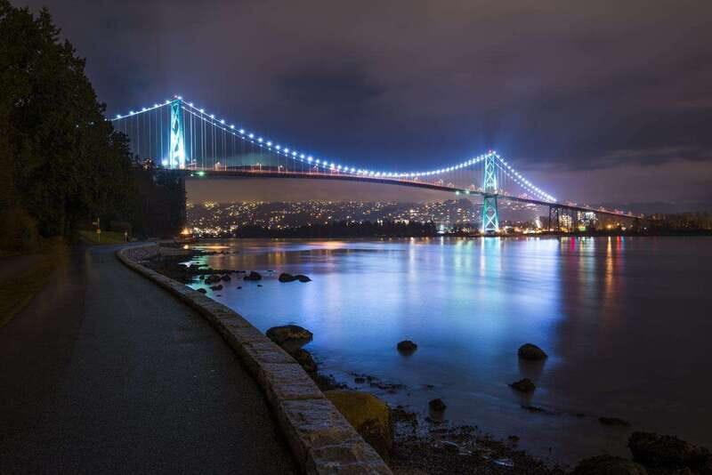 Vancouver: Attractions by Twilight Guided Tour with Dinner - Price and Value
