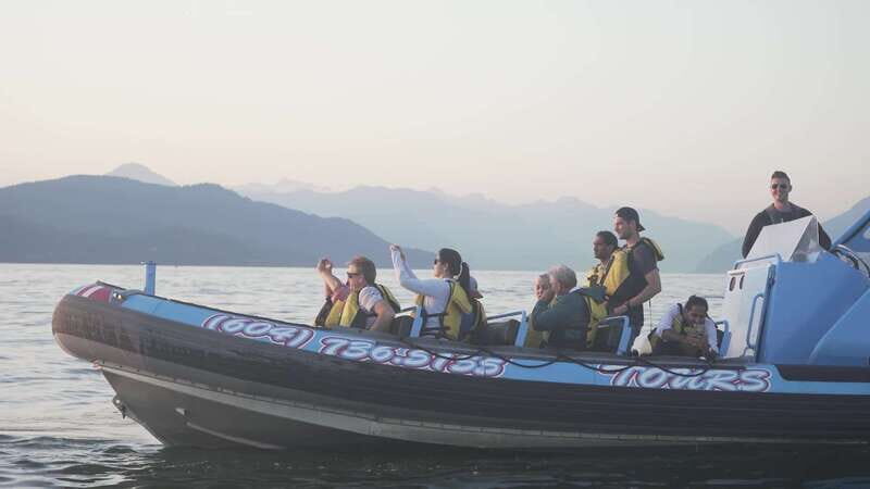 Vancouver: Bowen Island Boat Cruise with Dinner - The Return Journey: Howe Sound at Sunset