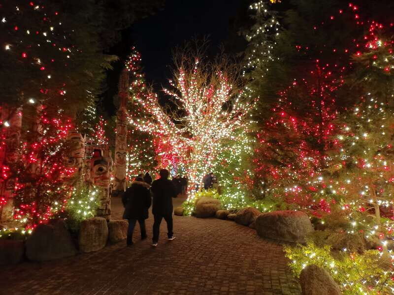 Vancouver: Christmas Tour with Light Festival Entrance - Final Remarks