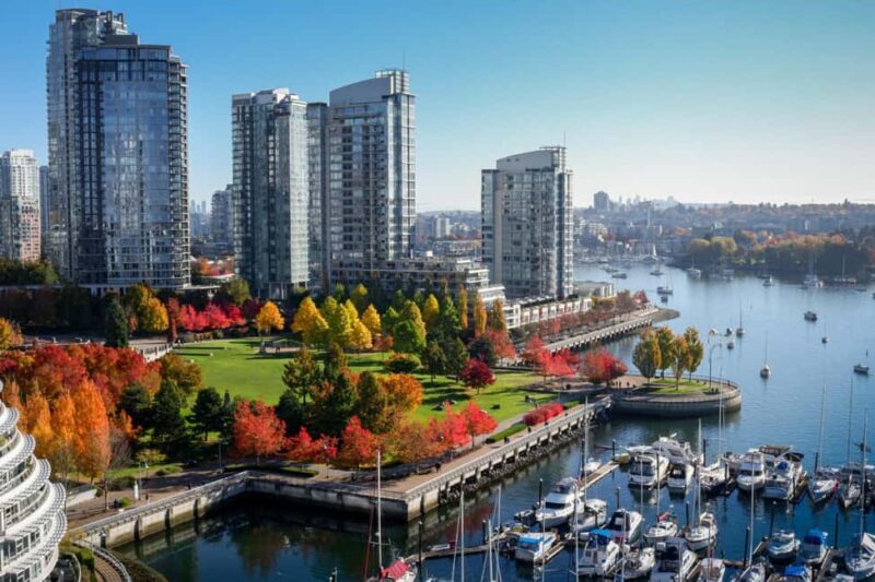 Vancouver: Private City Walking Tour with Seal Boat Tour - The Sum Up