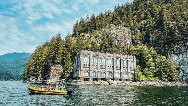 Vancouver: Waterfront Sightseeing Tour - City and Waterfall - Key Points