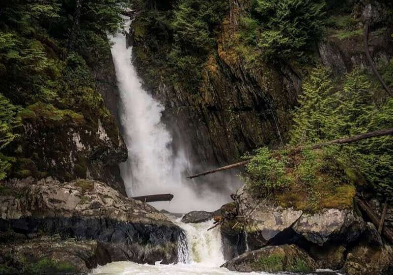 Vancouver: Waterfront Sightseeing Tour - City and Waterfall - Exploring Say Nuth Khaw Yum Provincial Park