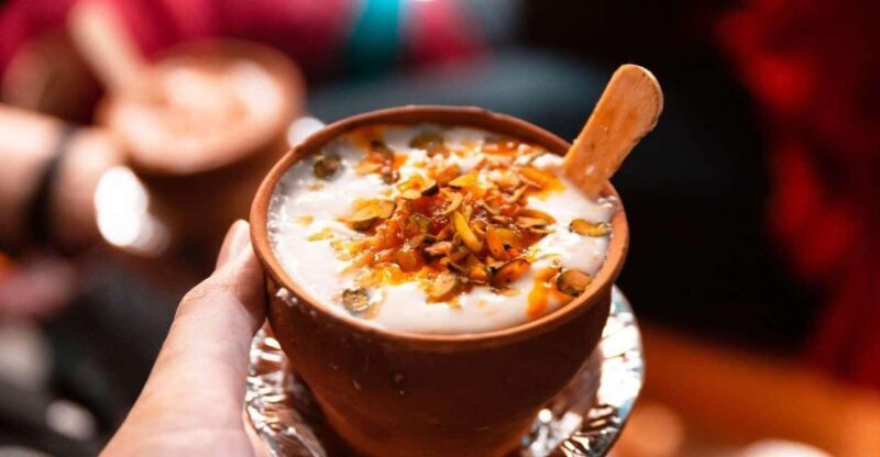 Varanasi: Boat Ride, Masala Tea & Jalebi Kachori Breafast - Exploring Assi Ghat and the Arts & Crafts Market