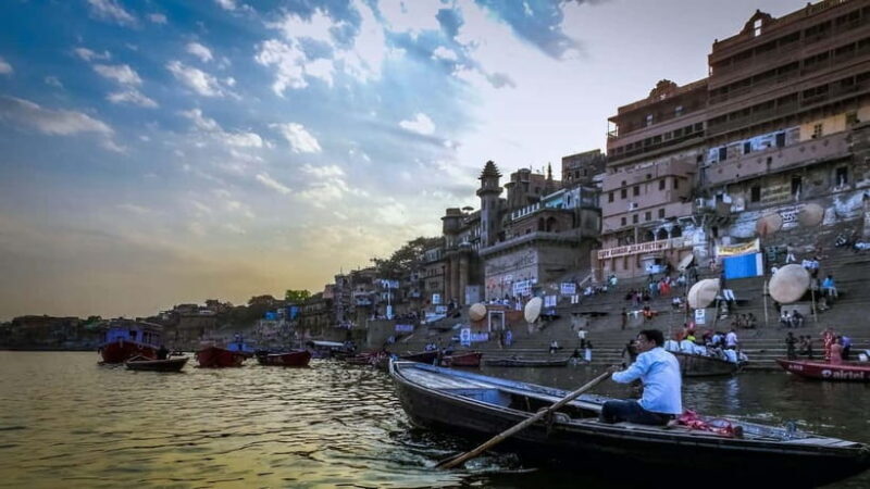 Varanasi: Day Visit to Sarnath with Drifting and Ganga Aarti - Walking Through Old Varanasi: A Living Heritage