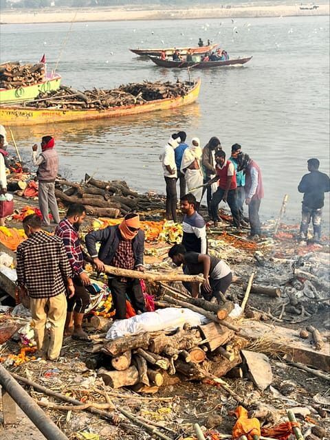 Varanasi: Manikarnika Ghat (Oldest Cremation Site) Tour - Key Points