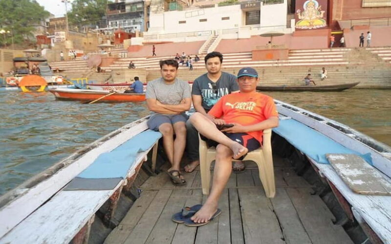Varanasi: Night Boat Ride, Aarati Ceremony and Dinner - Visual and Sensory Highlights