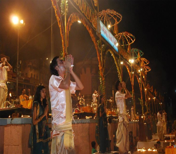 Varanasi: Night Boat Ride, Aarati Ceremony and Dinner - FAQs