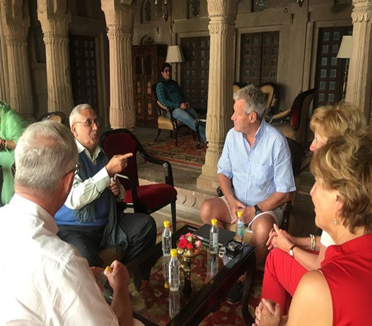 Varanasi: Private Lecture on Hinduism with Professor - A Close Look at the Experience