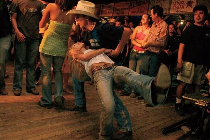 Vegas Country Bar Crawl: Party Bus & Drinks Included - Authenticity and Value for the Money