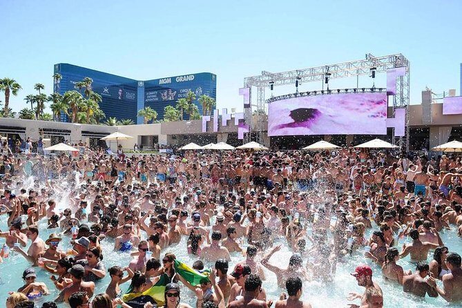 Vegas Pool Party Crawl by Party Bus w/ EZ Entry & Free Drinks - The Experience in Detail
