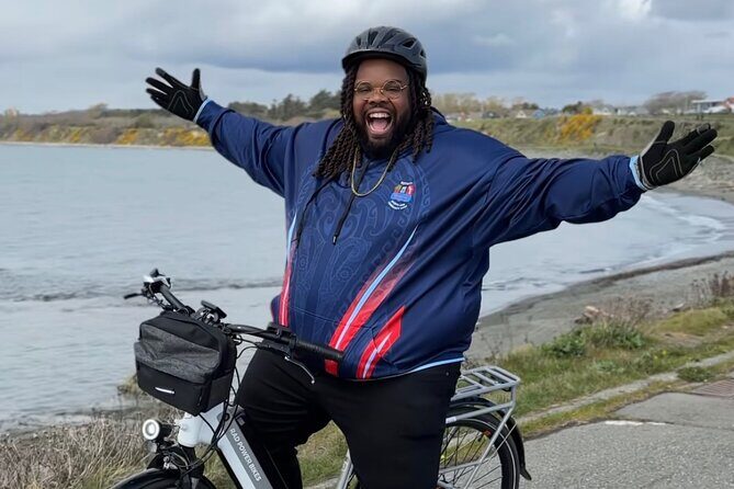 Victoria City Highlights E-Bike Tour - Castle Hoods & Legends - Key Points