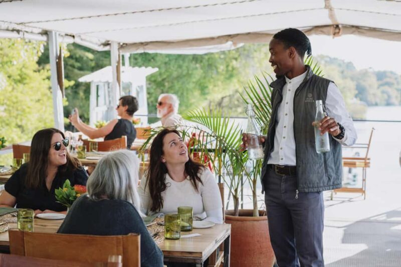 Victoria Falls: Dinner Cruise on the Zambezi River - Key Points