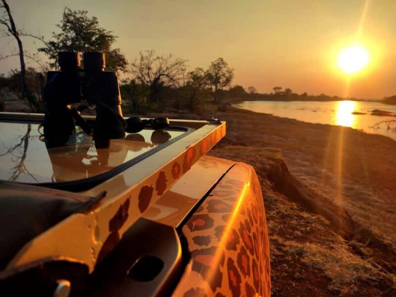 Victoria Falls: Dry Safari Game drive in National Park - Key Points