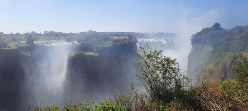 Victoria Falls: Guided tour by local guides - Key Points