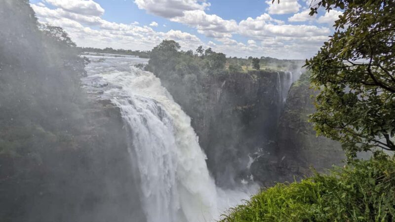 Victoria Falls: Guided Tour of Falls - A Practical Guide to the Victoria Falls Guided Tour
