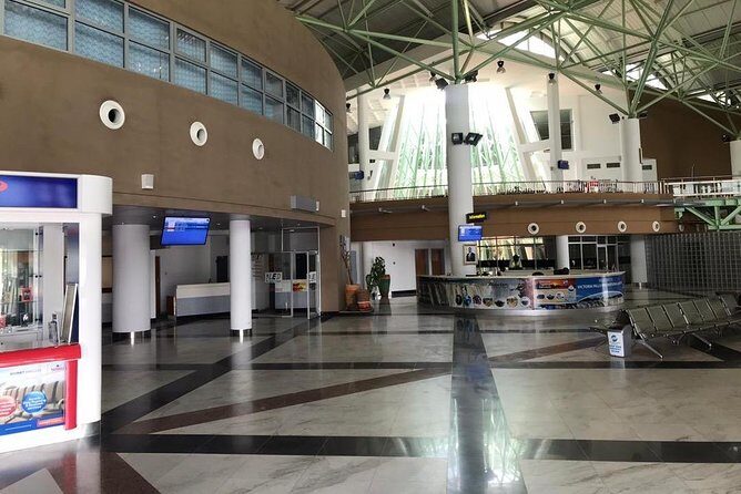 Victoria Falls: Private Airport to Hotel Transfer Service - An In-Depth Look at the Victoria Falls Private Transfer Experience