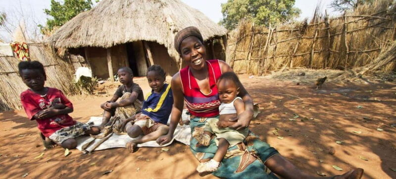 Victoria Falls: Village Tour with Traditional Food Tasting - Exploring the Heart of Victoria Falls: What to Expect from the Tour