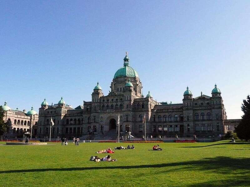 Victoria: Walking Tour through History and Heritage - An In-Depth Look at the Victoria Walking Tour