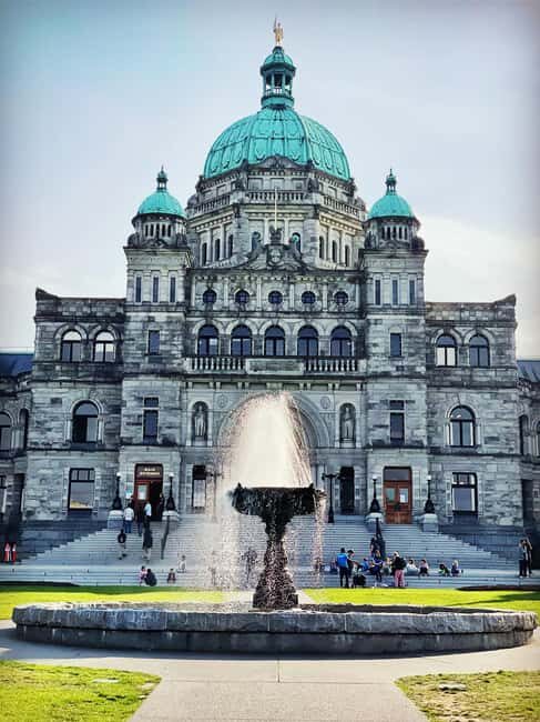 Victorias Butchart Gardens & City Highlights Private Tour - Who Should Book This Tour?