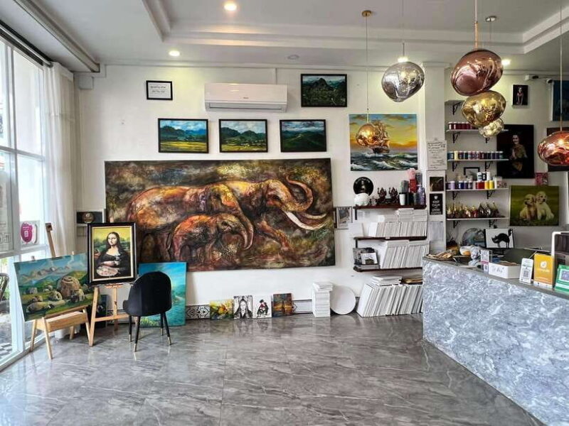 Vientiane IG tour & Patuxay monument - FAQs
