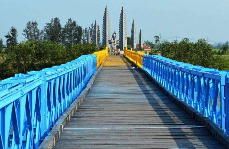 Vinh Moc Tunnels & Khe Sanh DMZ Tour from Hue or Phong Nha - Key Points