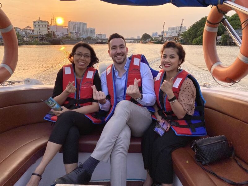 VIP Tour Enjoy Romantic Sunset by Speed Boat Free Cocktail - Who Should Consider This Tour?