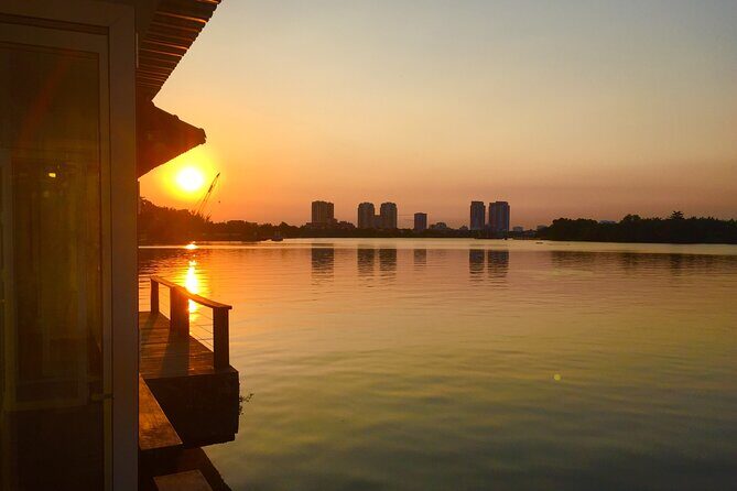 VIP Tour on Romantic Sunset Cocktail by Speed Boat - Authentic Experiences and Review Highlights