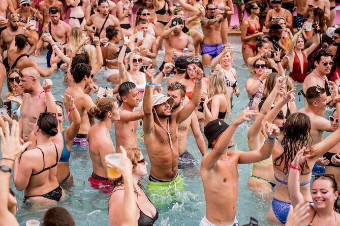 VIP Vegas Pool Crawl: Drinks, Entry & Party Bus - Who Should Book This?