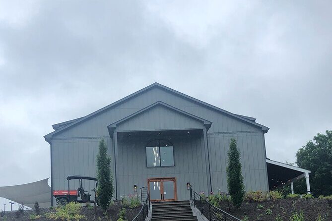 Virginia Winery Excursion by Luxury Vehicle Three wineries - Key Points